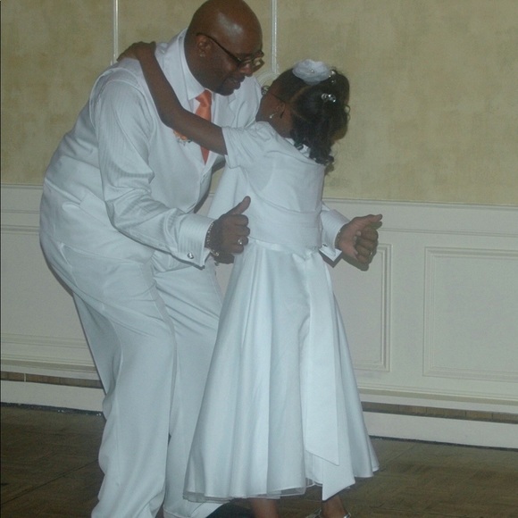 Beautiful Flower Girl/ Jr. Bridesmaid Dress - Picture 8 of 8